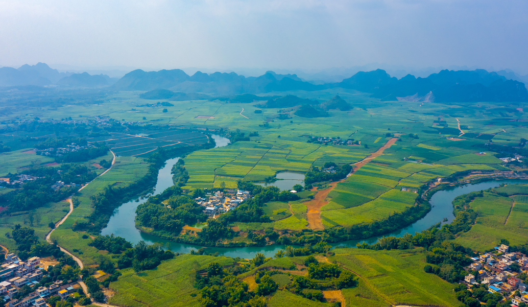 赴崇左市江州區(qū)新和鄉(xiāng)村旅游度假區(qū)外業(yè)考察