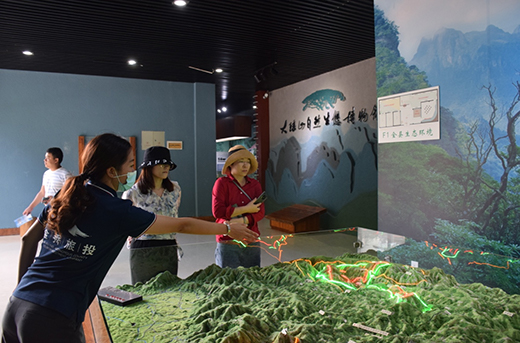 赴來賓市金秀瑤族自治縣六段瑤寨外業(yè)考察